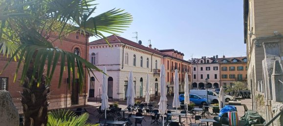 4-Zimmer Büro in Arona, Italy, Nr. 272820 2