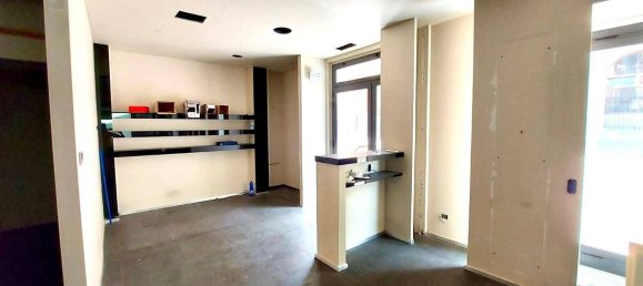 4-Zimmer Büro in Arona, Italy, Nr. 272820 5