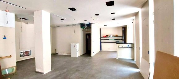 4-Zimmer Büro in Arona, Italy, Nr. 272820 3