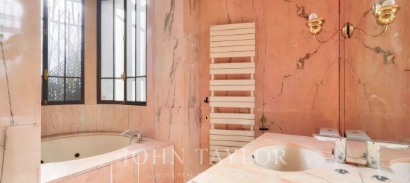 Apartamento de 4 dormitorios en Paris, France No. 345048 10