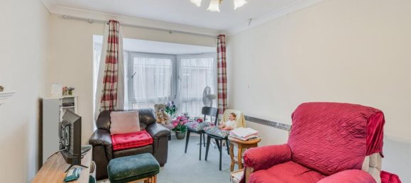 2 bedrooms Apartment in Epsom, United Kingdom No. 9765 6