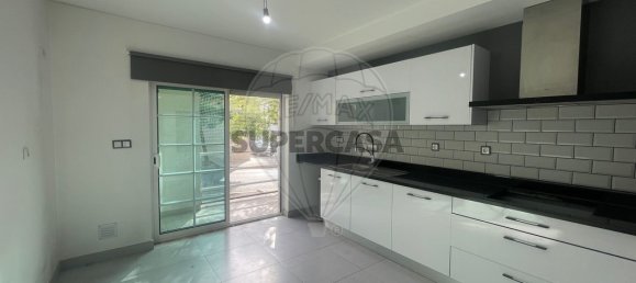 3 Schlafzimmer Doppelhaus in Barreiro, Portugal, Nr. 258287 9