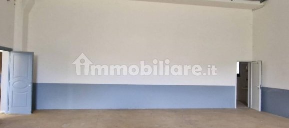 645m² Warehouse in Gubbio, Italy No. 349485 8