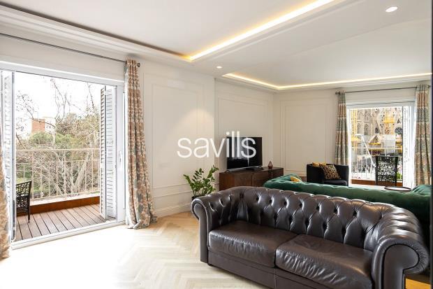 3 bedrooms Apartment in Eixample, Spain No. 182328