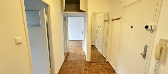 Квартира с 2 комнатами в Фриденау, Германия № 48661 4