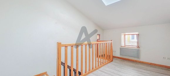Dúplex de 2 dormitorios en Bessenay, France No. 204564 3
