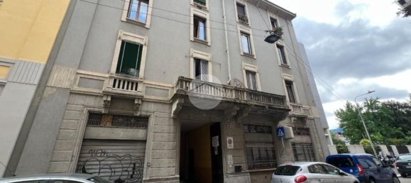 2 rooms Apartment in Milan, Italy No. 318552 2