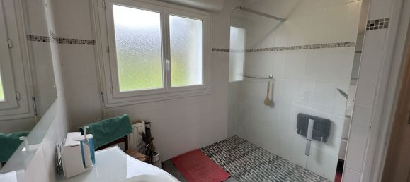 6 bedrooms House in Baud, France No. 203541 10