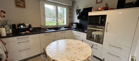 6 bedrooms House in Baud, France No. 203541 4