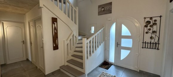 6 bedrooms House in Baud, France No. 203541 6