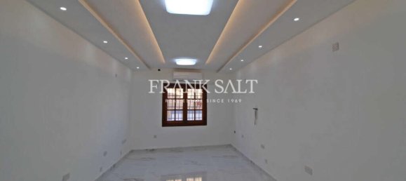 Büro in Paola, Malta 150m², Nr. 12780 18
