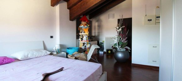 5 bedrooms House in Reggio Emilia, Italy No. 64011 19