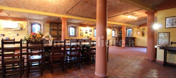 5 bedrooms House in Reggio Emilia, Italy No. 64011 17