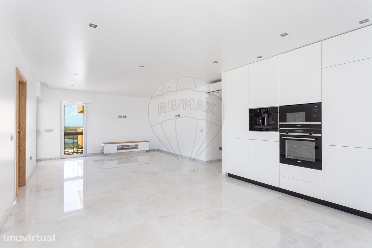 2 bedrooms Apartment in Faro, Portugal No. 75696