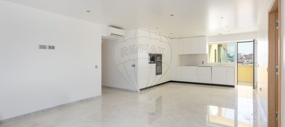 2 bedrooms Apartment in Faro, Portugal No. 75696 2