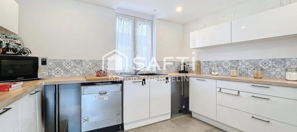 3 bedrooms House in Chanteau, France No. 48517 3