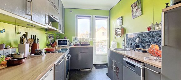 3 bedrooms House in Saint-Cyr-l'Ecole, France No. 164097 7