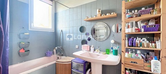 3 bedrooms House in Saint-Cyr-l'Ecole, France No. 164097 12