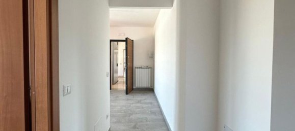 Apartamento de 3 divisões em Monterotondo, Italy N.º 289648 5