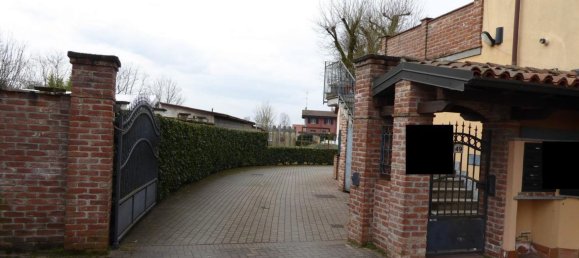 3 rooms Apartment in Zerbolò, Italy No. 72406 3