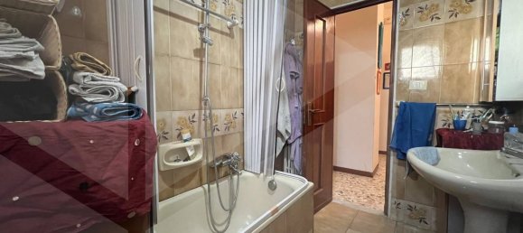 3 rooms Apartment in Bari, Italy No. 25556 13