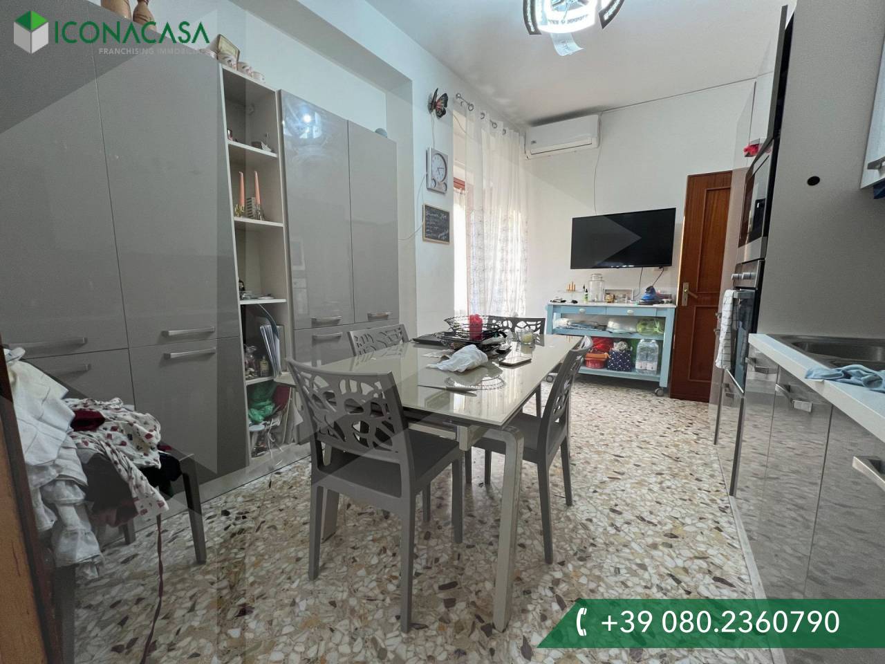 3 rooms Apartment in Bari, Italy No. 25556