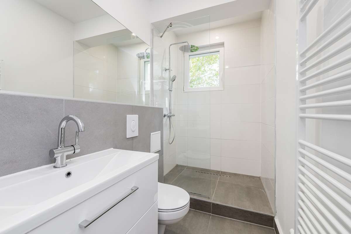 Квартира с 2 спальнями в Кройцберг, Германия № 340602