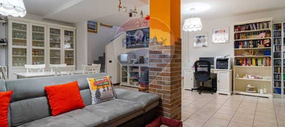 Квартира с 2 спальнями в Ро, Италия № 262191 25