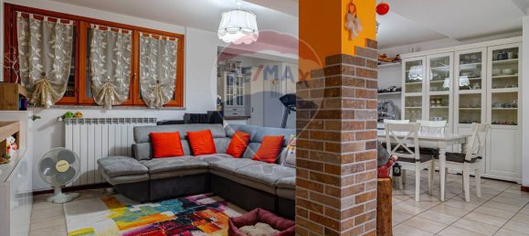 Квартира с 2 спальнями в Ро, Италия № 262191 24