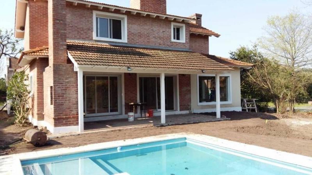 Дом с 3 спальнями в Пилар, Аргентина № 12380