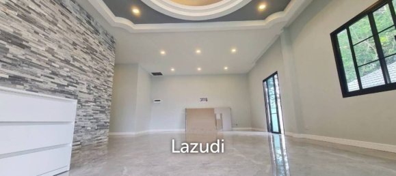 Café/restaurante de 4 dormitorios en Bang Sare, Thailand No. 15727 3