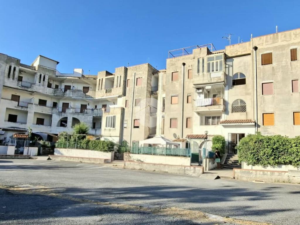 2 bedrooms Apartment in Scalea, Italy No. 346138