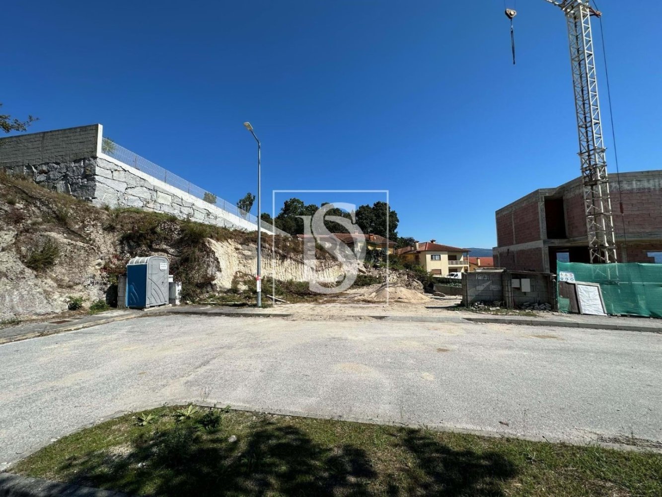  Land in Amarante, Portugal No. 346812