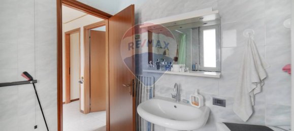 Дом с 3 спальнями в Бовизио Машаго, Италия № 191944 84