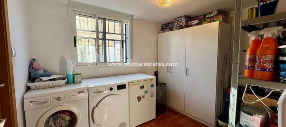 4 غرف نوم منزل في Alicante, Spain رقم 154330 11