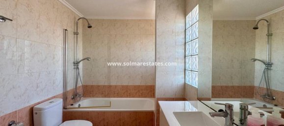 4 غرف نوم منزل في Alicante, Spain رقم 154330 14