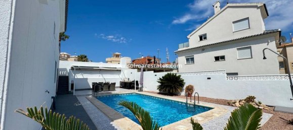 4 غرف نوم منزل في Alicante, Spain رقم 154330 2