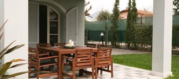 6 rooms Villa in Forte dei Marmi, Italy No. 194187 4