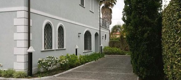 6 rooms Villa in Forte dei Marmi, Italy No. 194187 3