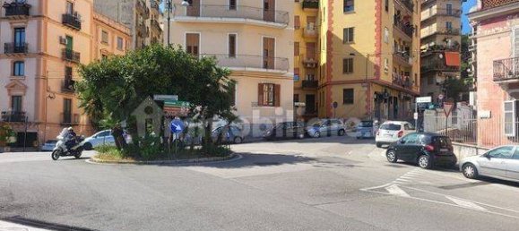 18m² Garage in Salerno, Italy No. 338844 2