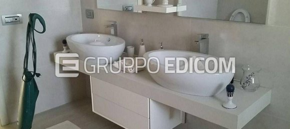 11 rooms Apartment in Frattamaggiore, Italy No. 12694 6