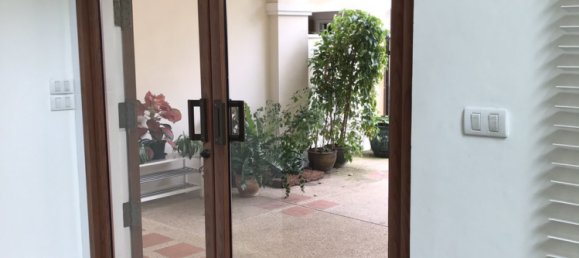 3 Schlafzimmer Bungalow in Bangkok, Thailand, Nr. 7348 9