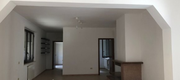 4 rooms House in Moscufo, Italy No. 180645 2