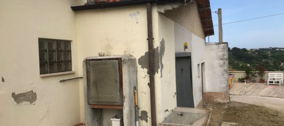 4 rooms House in Moscufo, Italy No. 180645 16