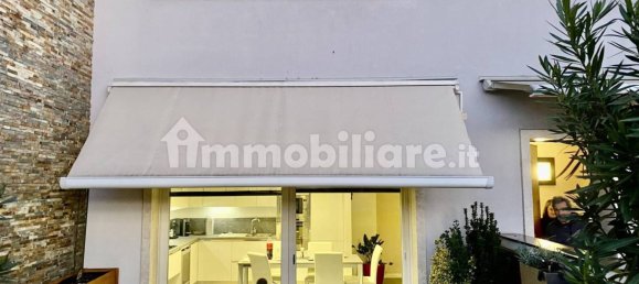 2 bedrooms Apartment in Peschiera del Garda, Italy No. 70253 16