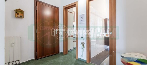 2-salle Appartement à Lainate, Italy No. 34911 7