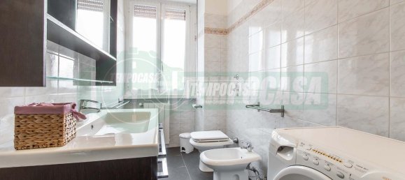 2-salle Appartement à Lainate, Italy No. 34911 5