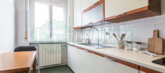 2-salle Appartement à Lainate, Italy No. 34911 6