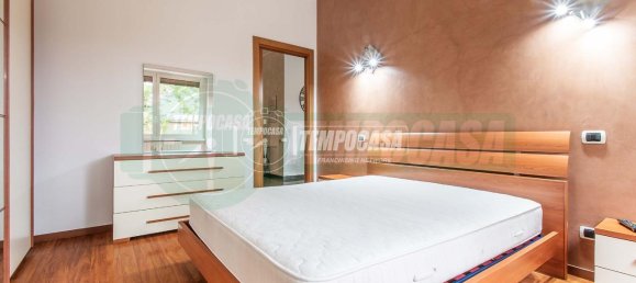 2-salle Appartement à Lainate, Italy No. 34911 11