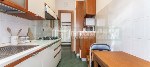 2-salle Appartement à Lainate, Italy No. 34911 2